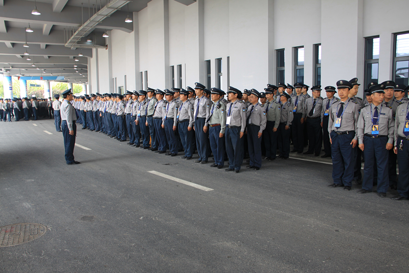 圖為保安隊員們整裝待發(fā)。.png